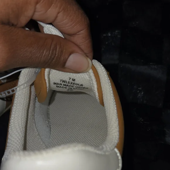 NEW Women's Tan Sneakers - Picture 11 of 12